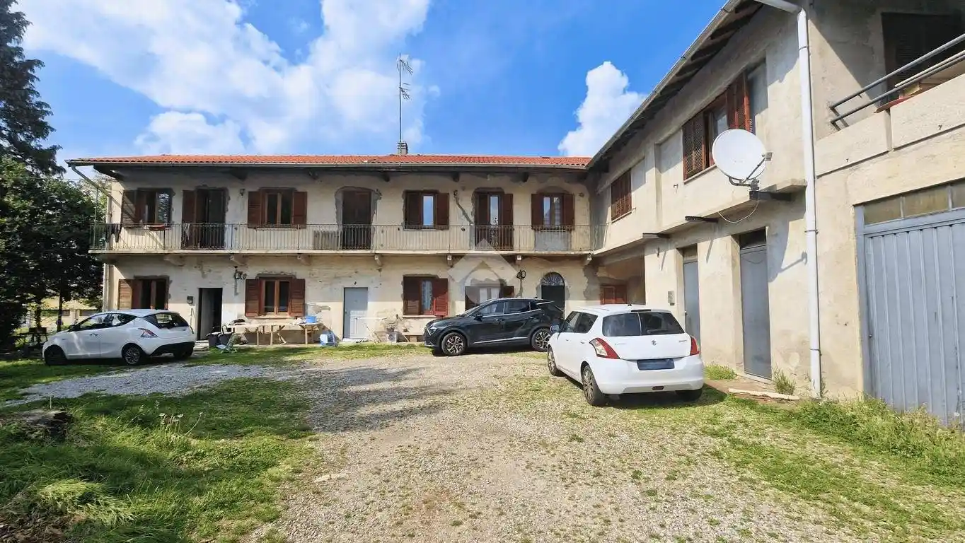 Casa indipendente in vendita a Besnate