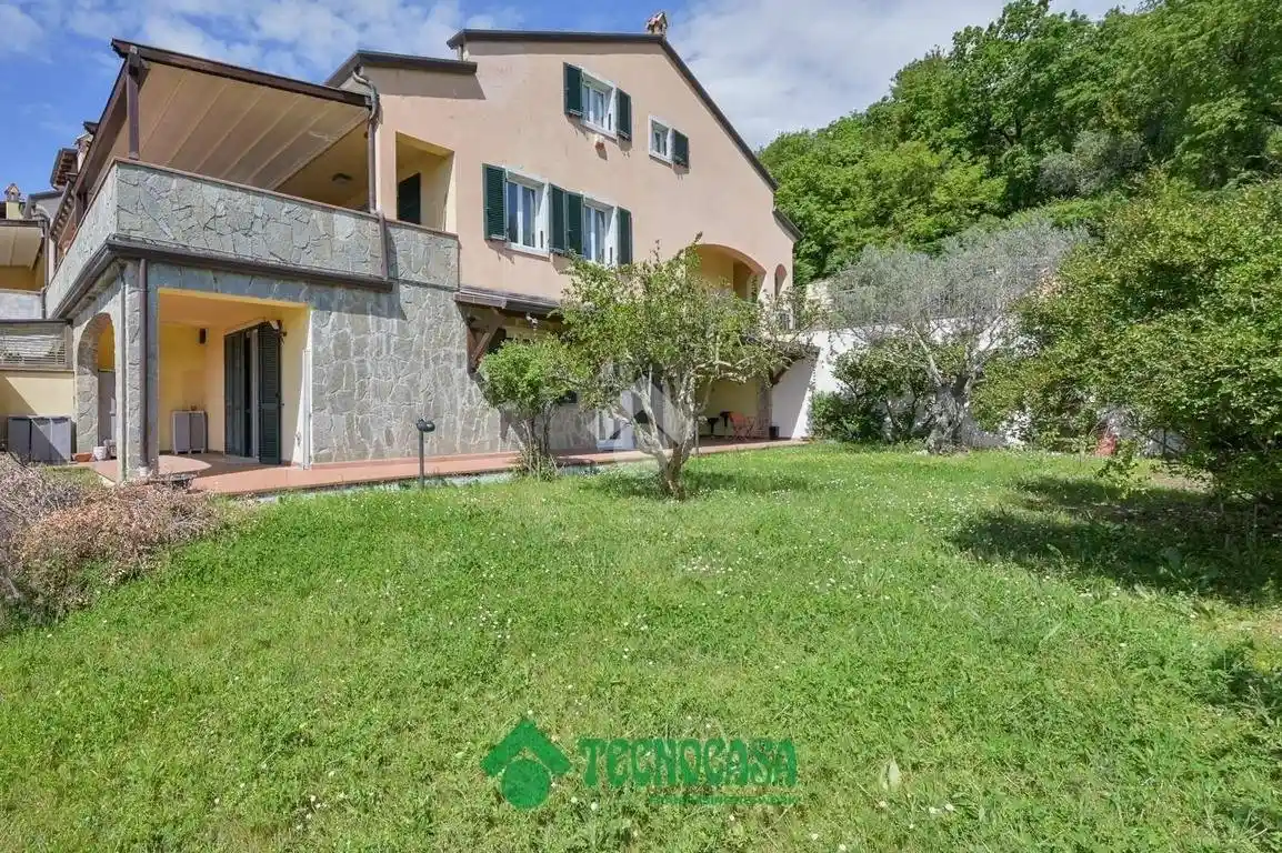 Appartamento in vendita a Fosdinovo