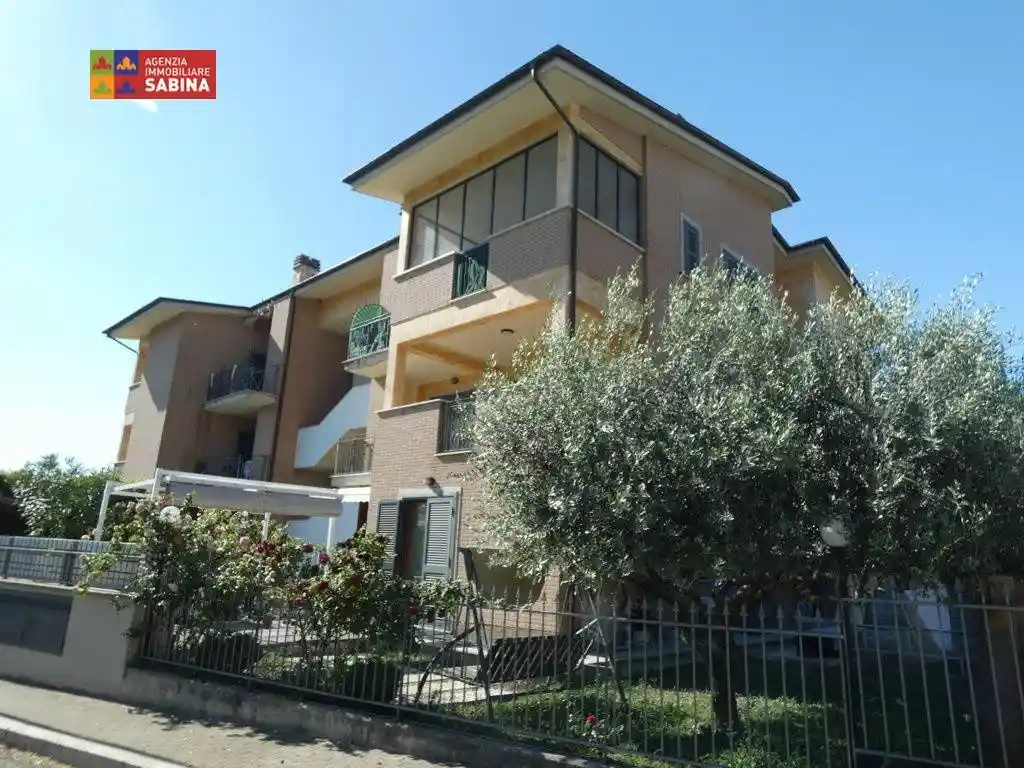 Appartamento in vendita a Poggio Mirteto