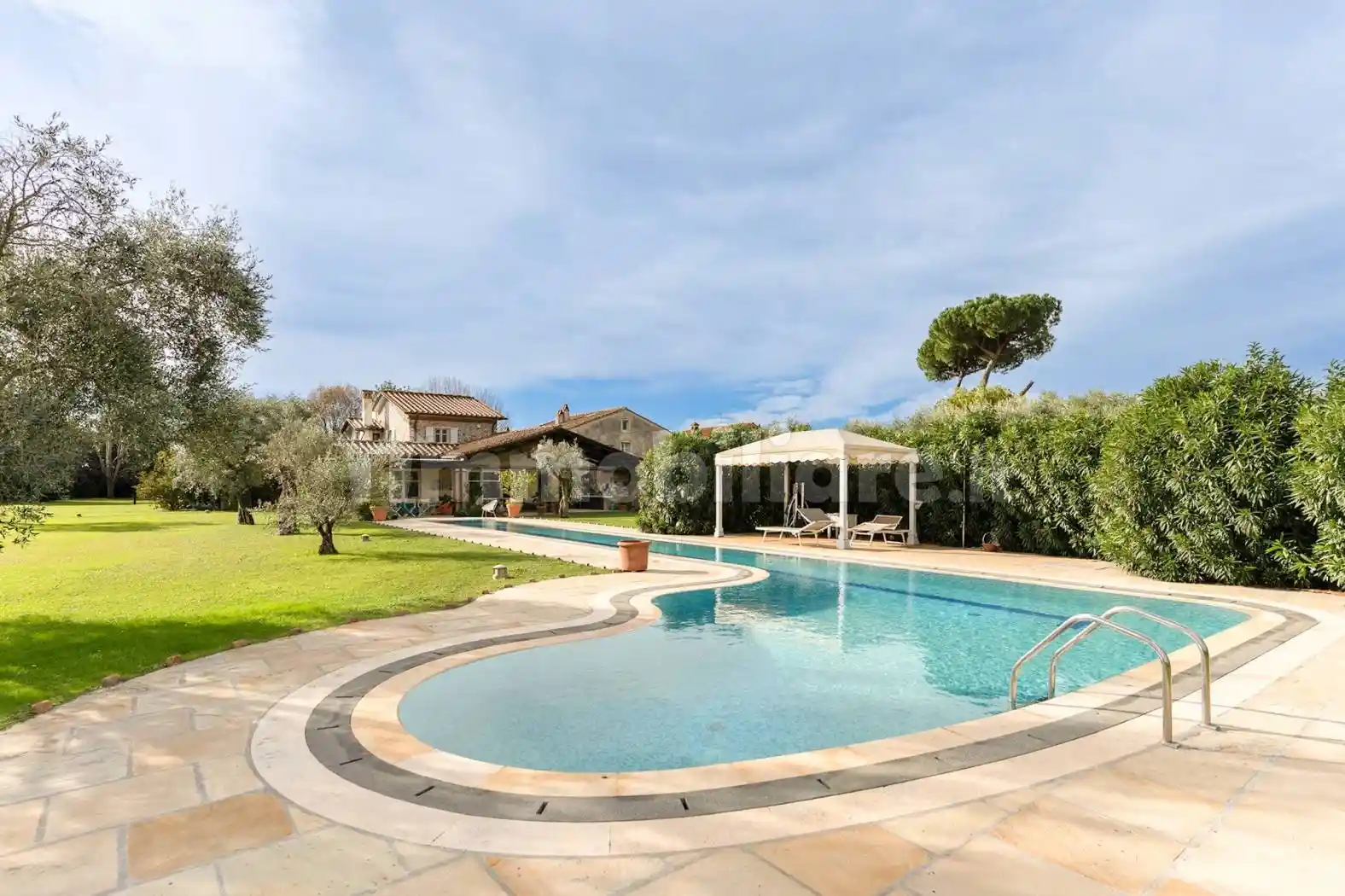 Villa in vendita a Forte dei Marmi