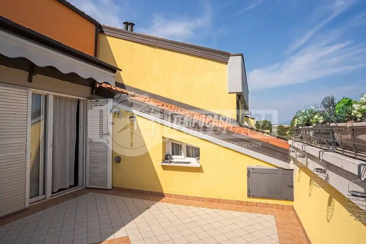 Appartamento in vendita a Sirmione