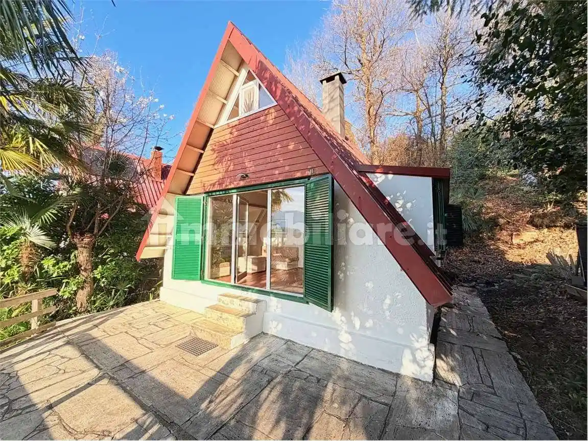 Casa indipendente in vendita a Brezzo di Bedero