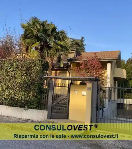 Villa in vendita a Verano Brianza