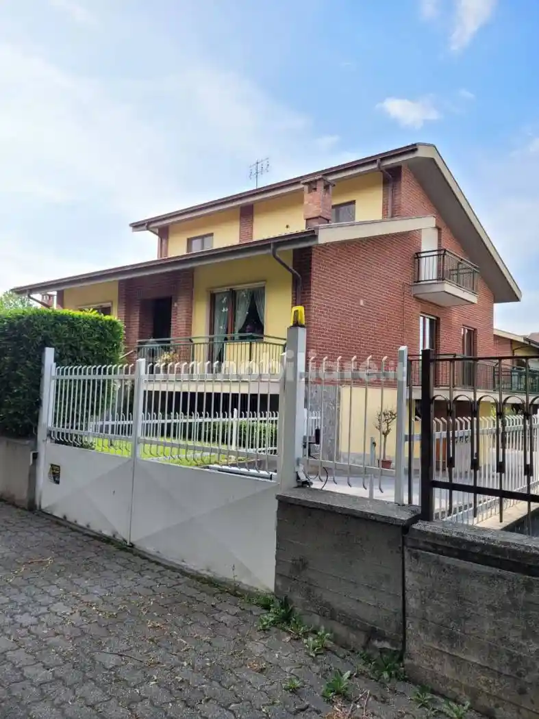 Casa indipendente in vendita a Borgo San Dalmazzo
