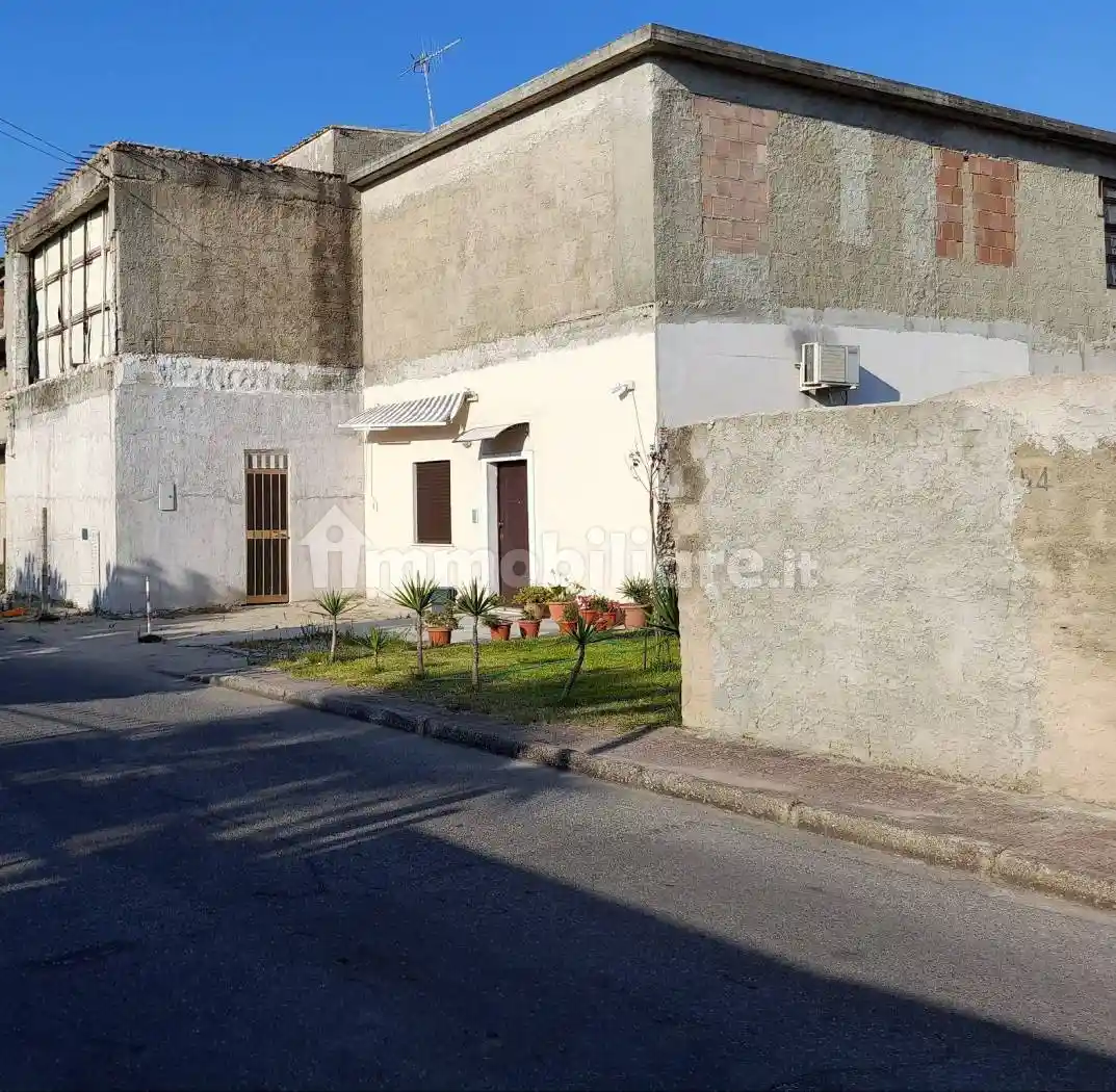 Palazzo - Edificio in vendita a San Ferdinando