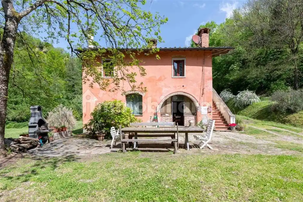 Rustico - Casale in vendita a Reggello