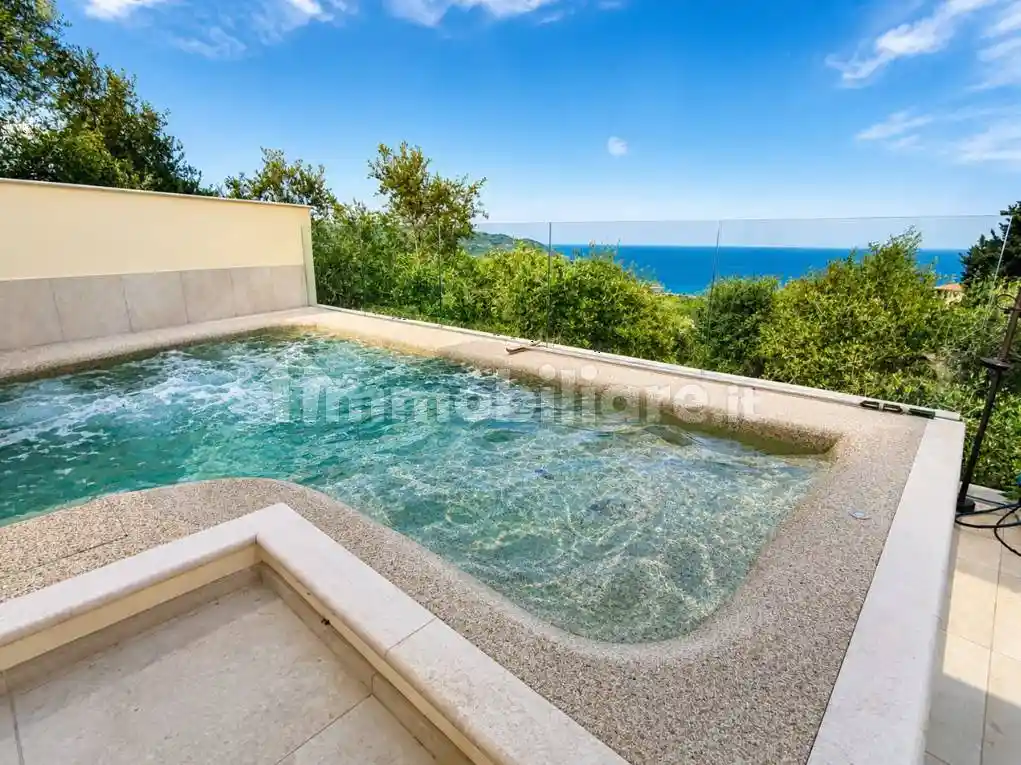 Villa in vendita a Diano Marina