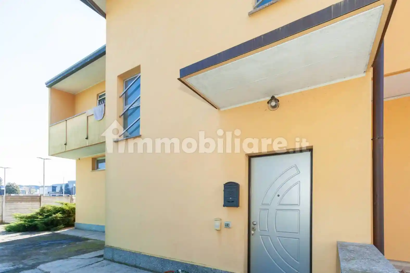 Appartamento in vendita a Gorla Minore