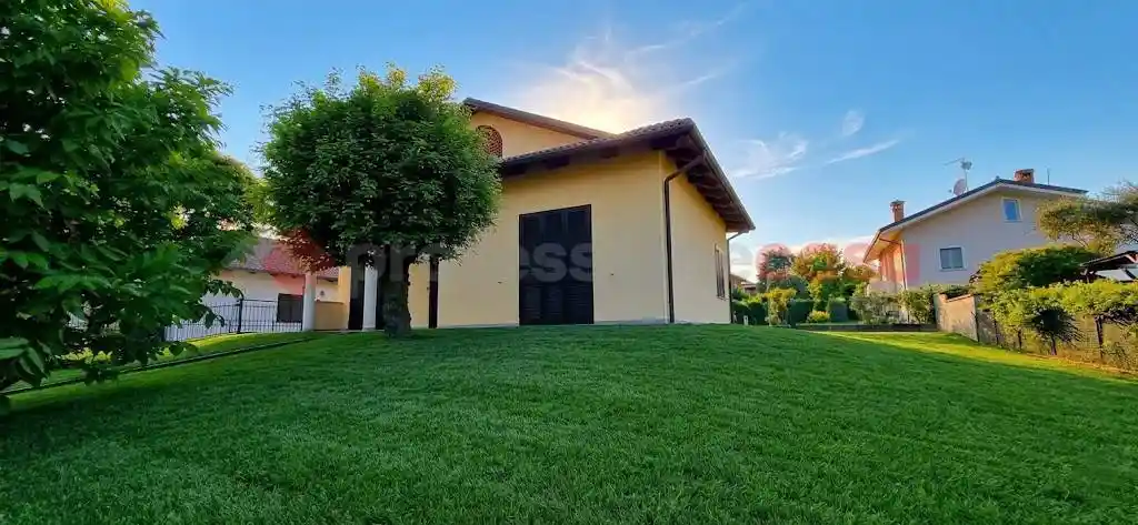 Villa in vendita a Frossasco