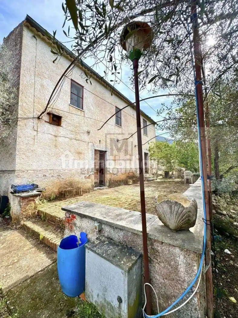 Rustico - Casale in vendita a Sonnino