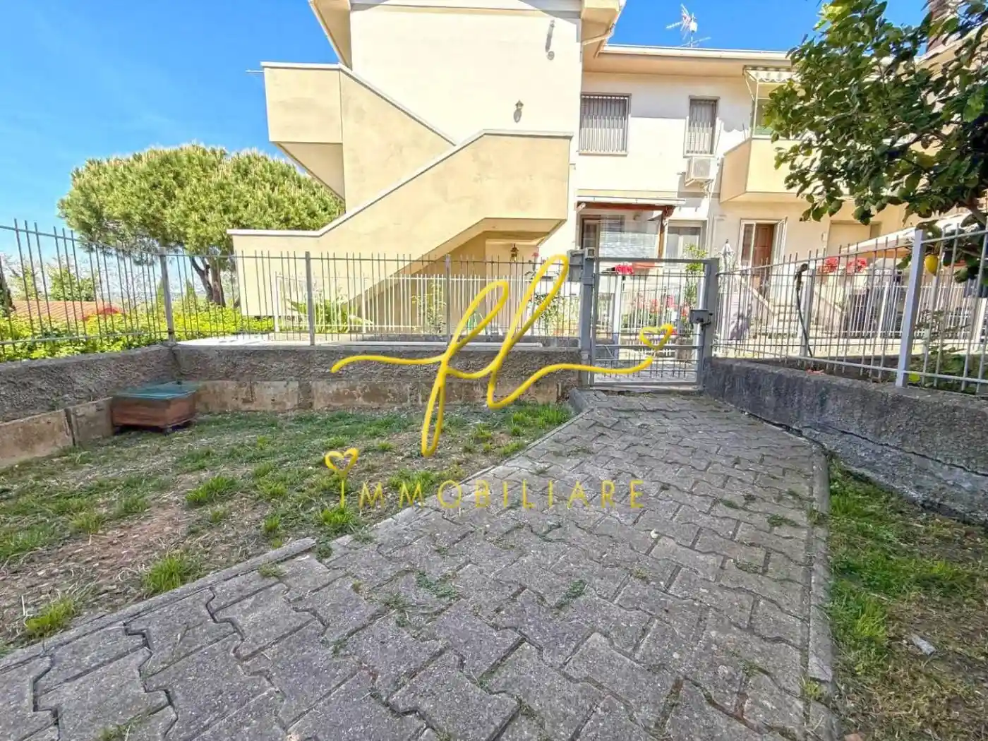 Appartamento in vendita a Cecina
