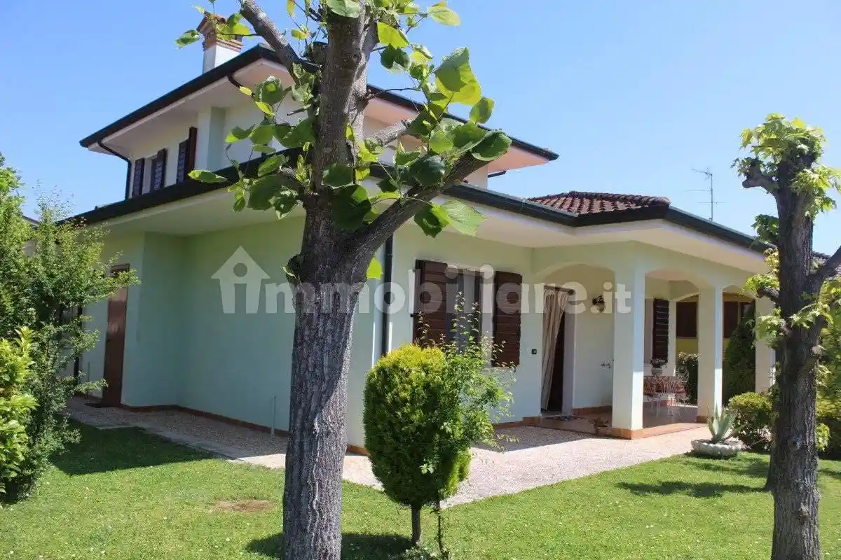 Villa in vendita a Stienta