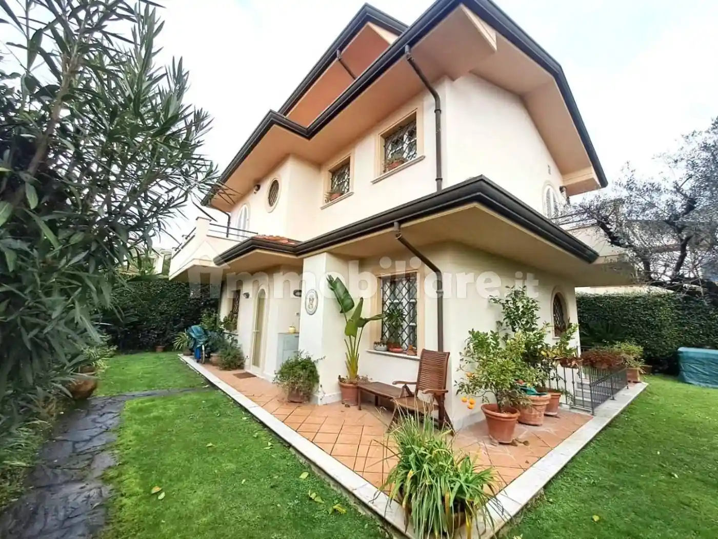 Villa in affitto a Montignoso