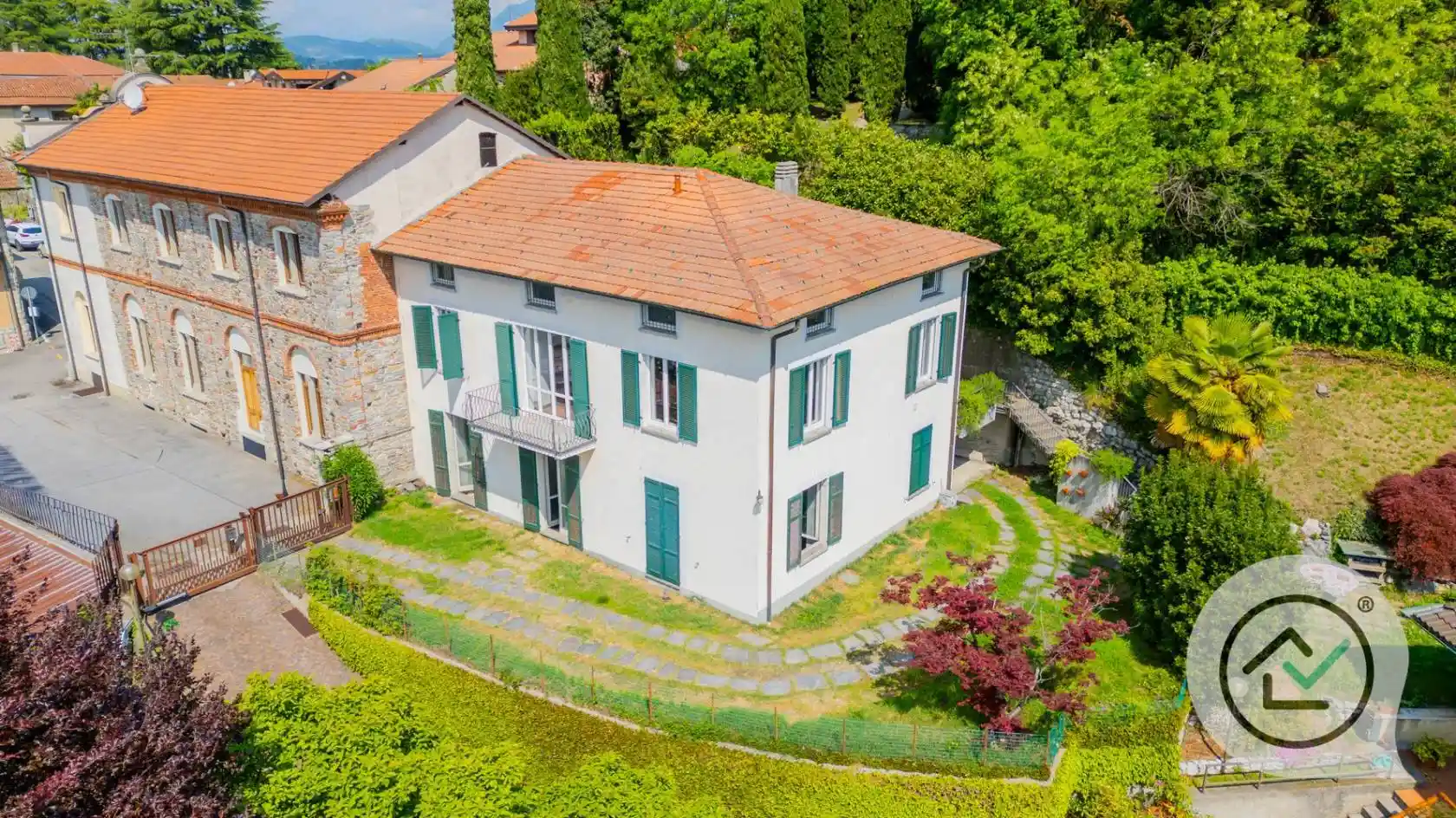 Villa in vendita a Biandronno