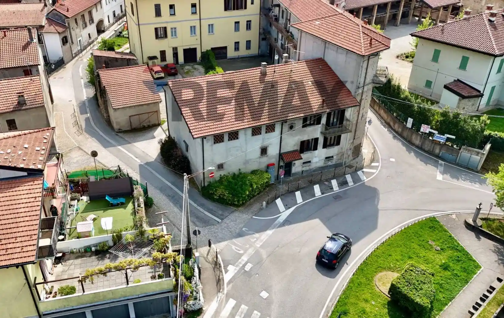 Appartamento in vendita a Gazzada Schianno