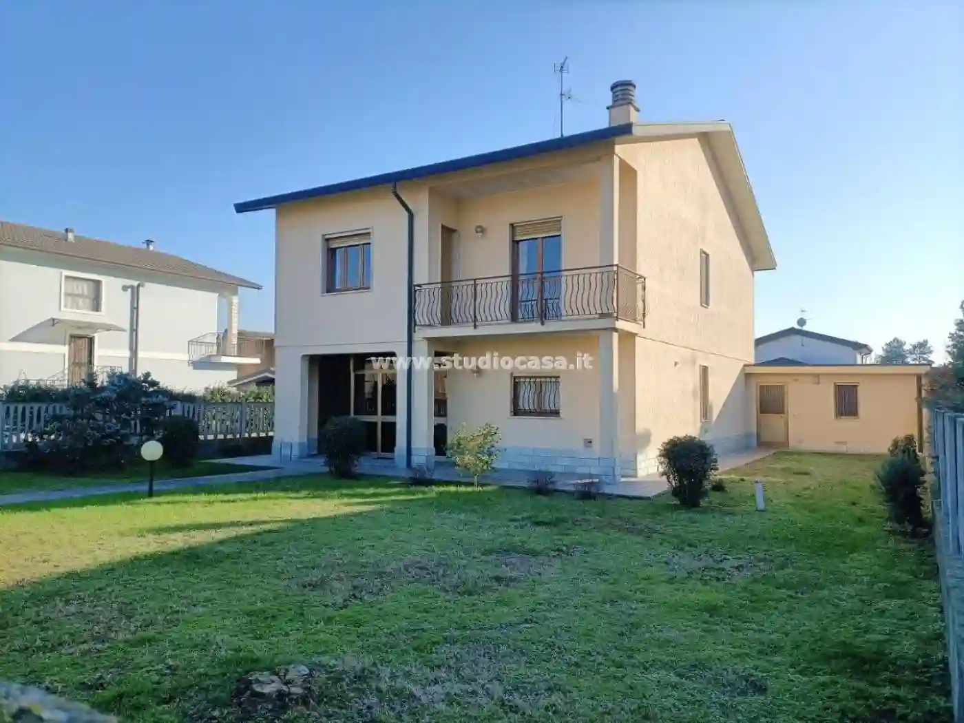 Villa - foto 2