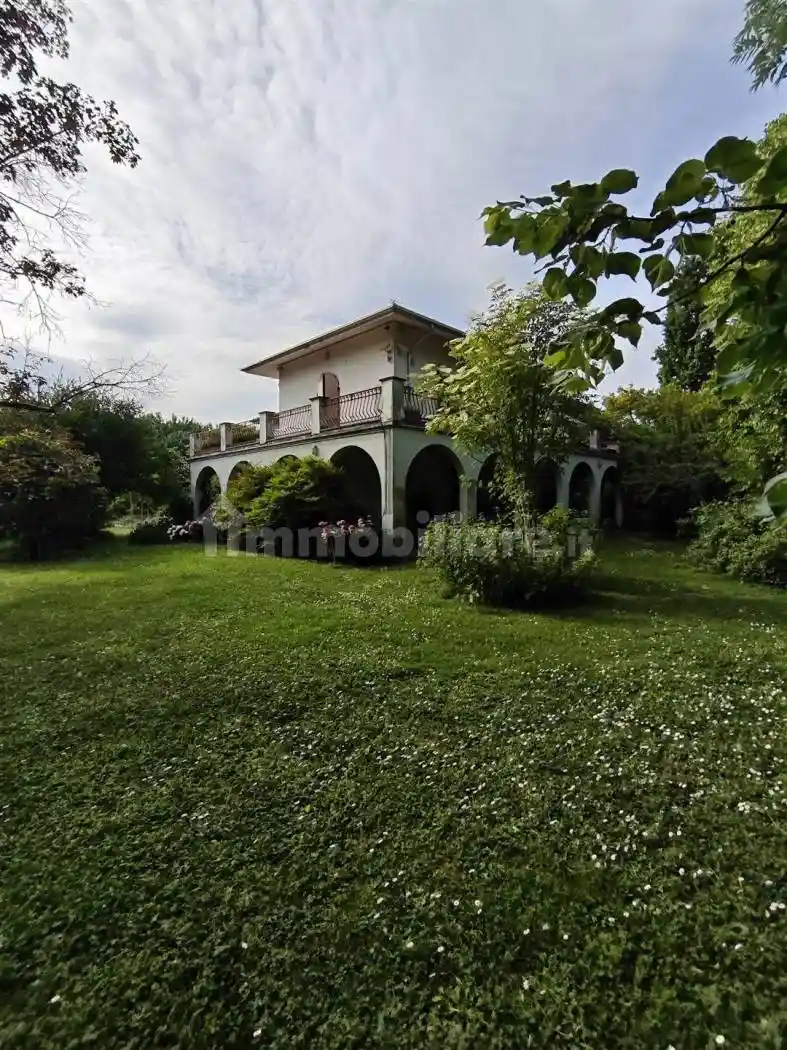 Villa in vendita a San Benedetto Po