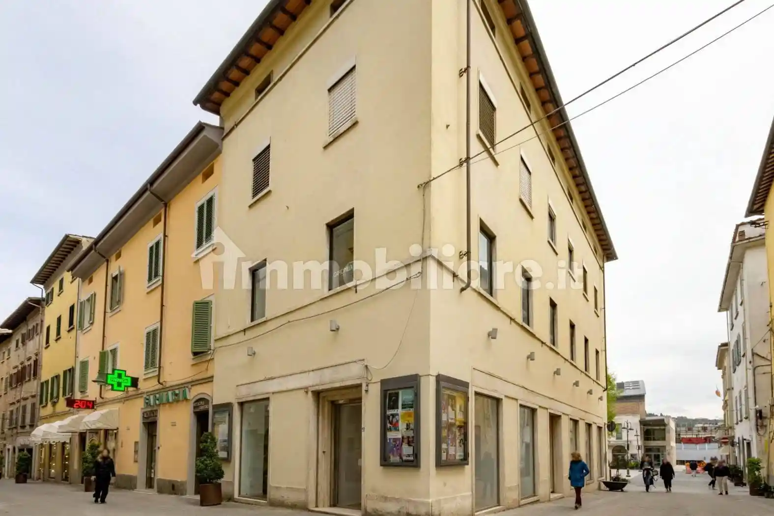 Palazzo - Edificio in vendita a Poggibonsi