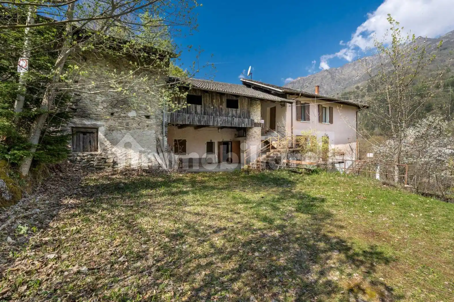 Casa indipendente in vendita a Prazzo
