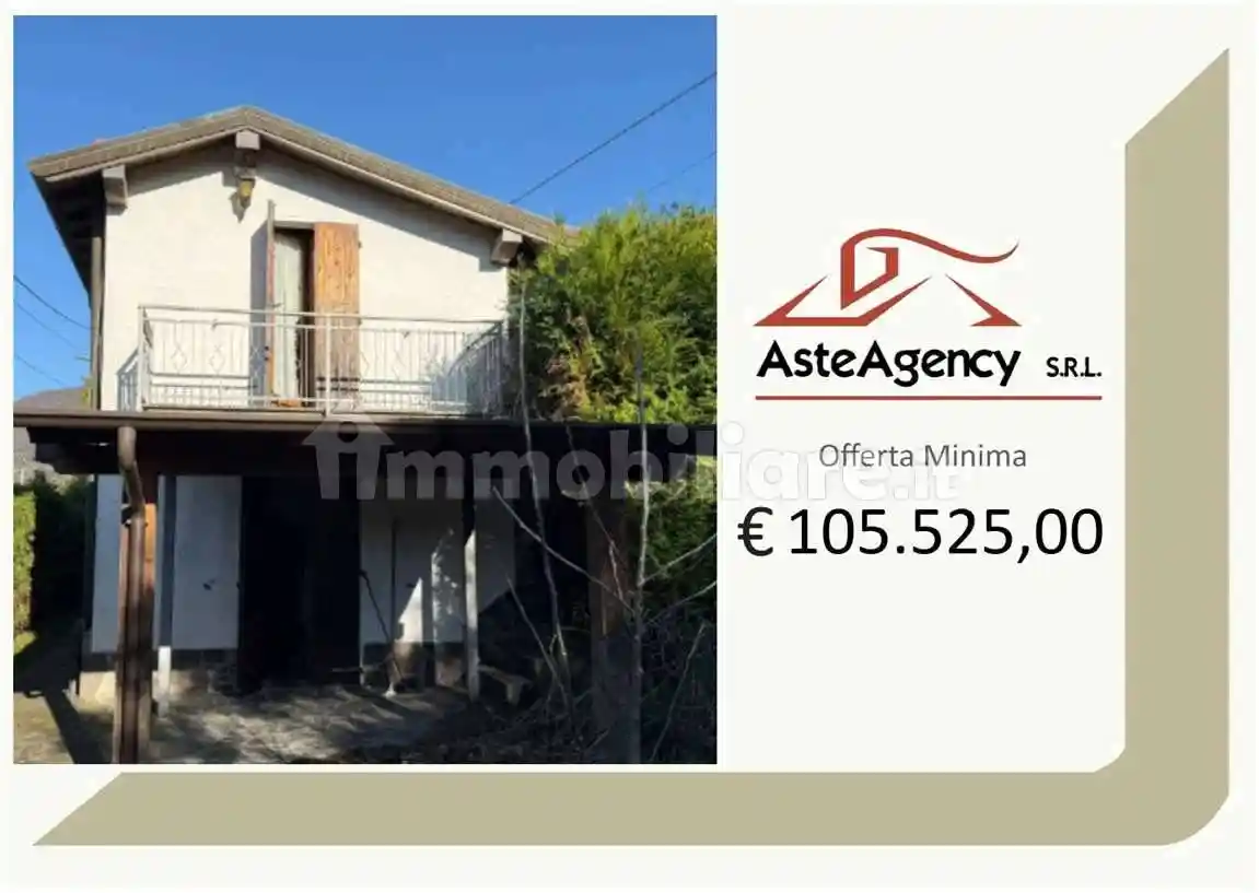Villa in vendita a Castelveccana