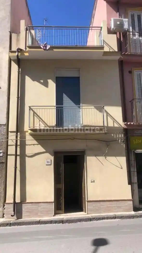 Casa indipendente in vendita a Barcellona Pozzo di Gotto