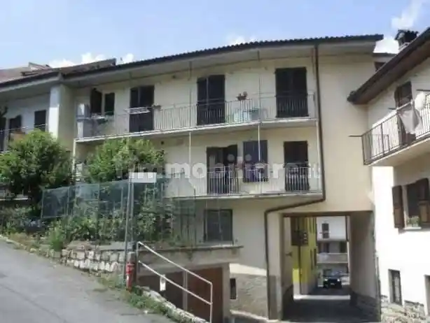 Appartamento in vendita a Pradalunga