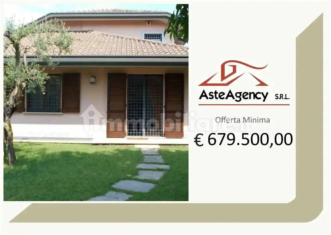 Villa in vendita a Gorla Minore