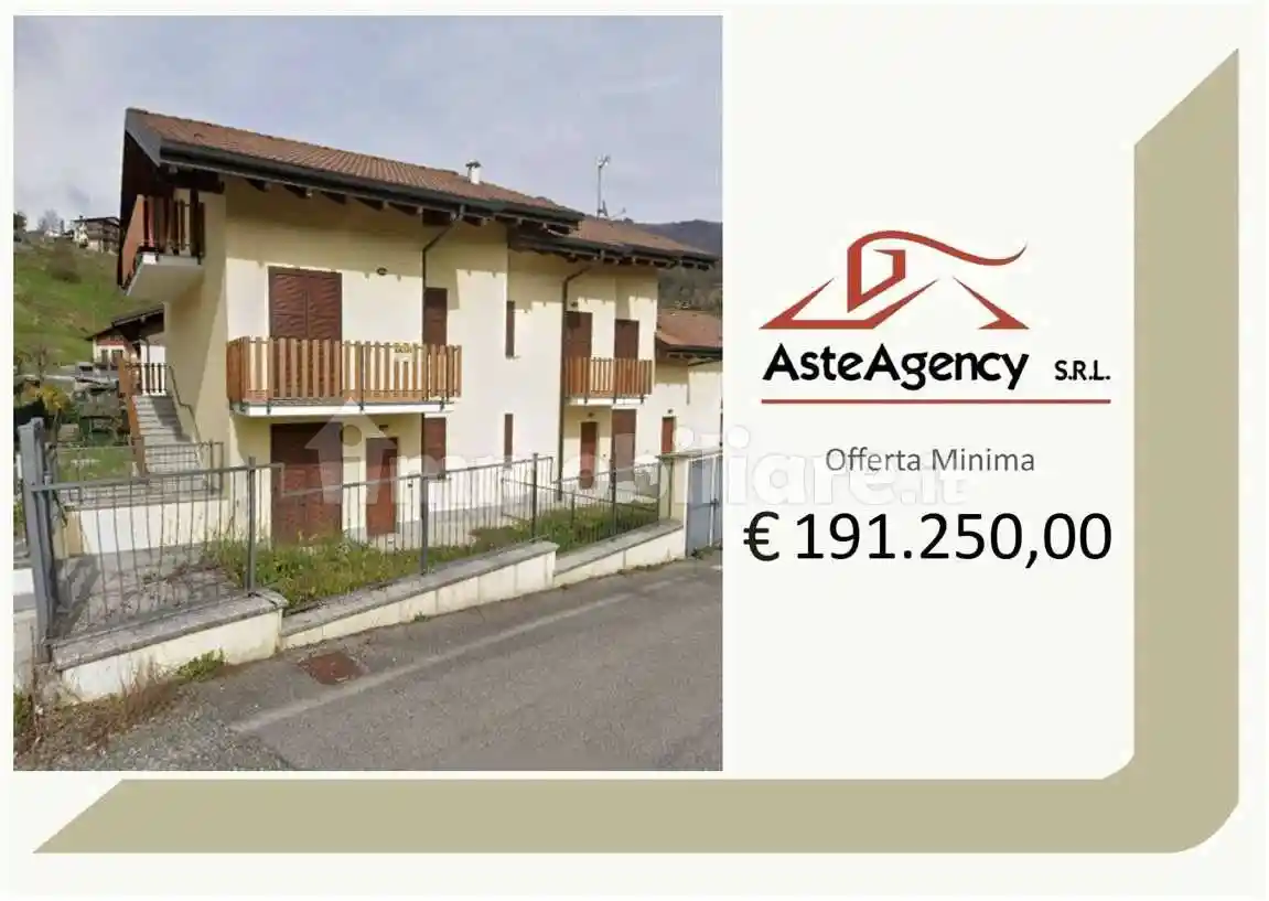 Palazzo - Stabile in vendita a Costa Serina