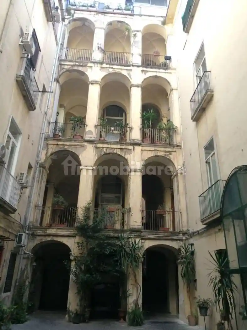 Appartamento in vendita a Napoli