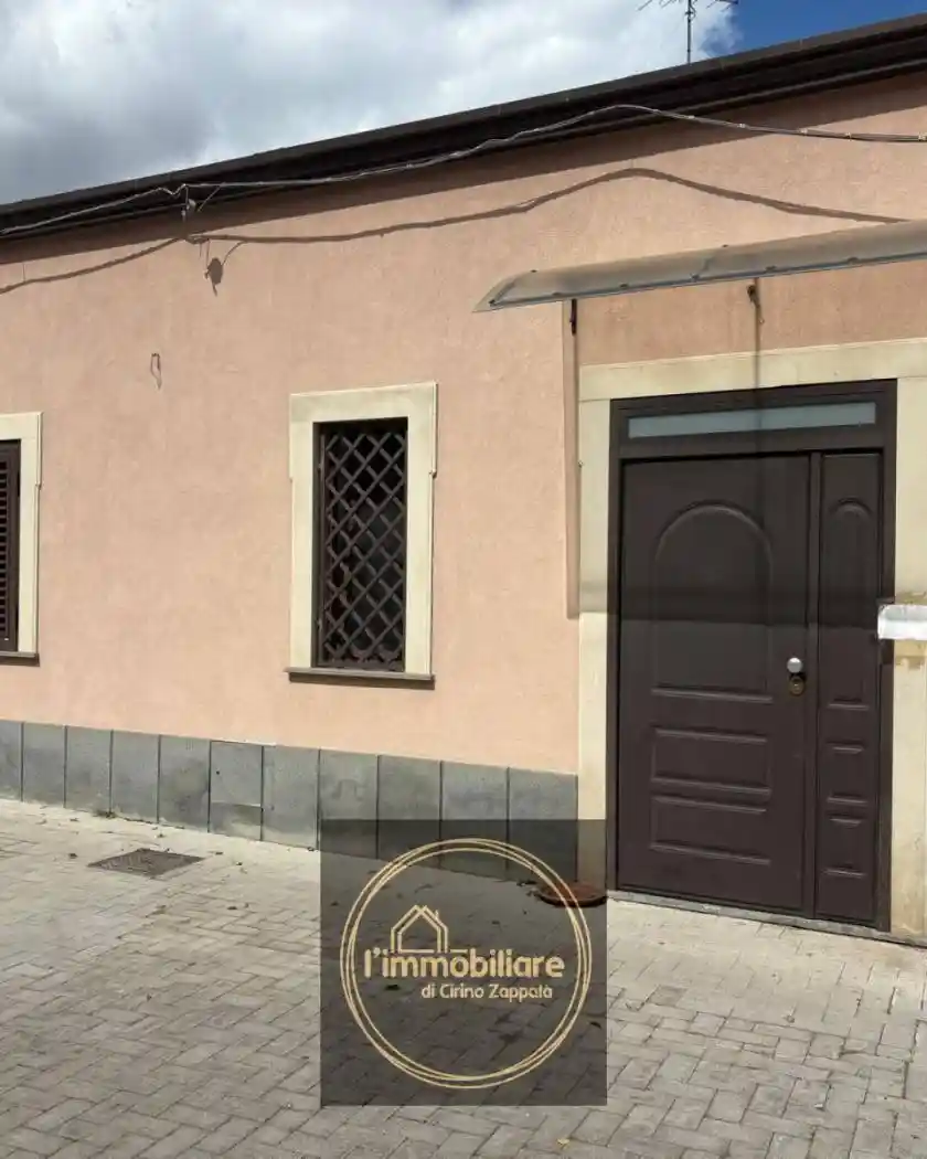 Casa indipendente in vendita a Aci Sant'Antonio