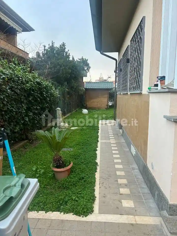 Villa in vendita a Latina