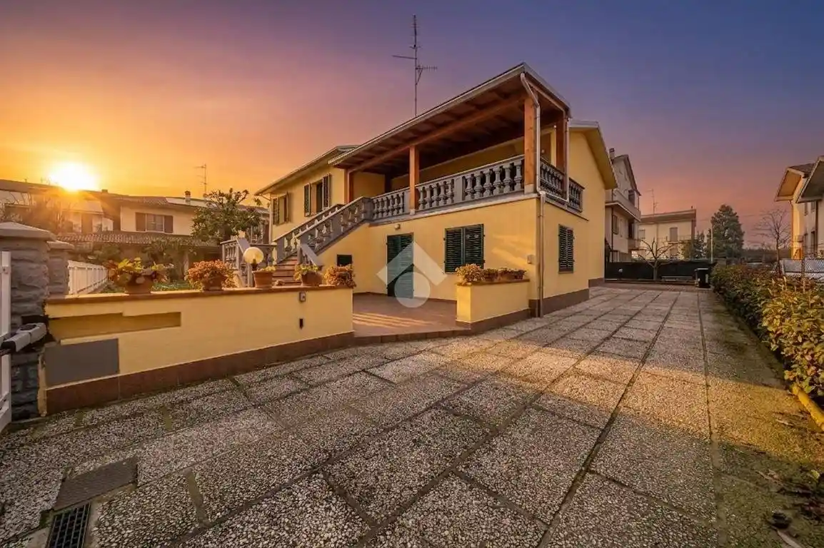 Villa in vendita a Torrile
