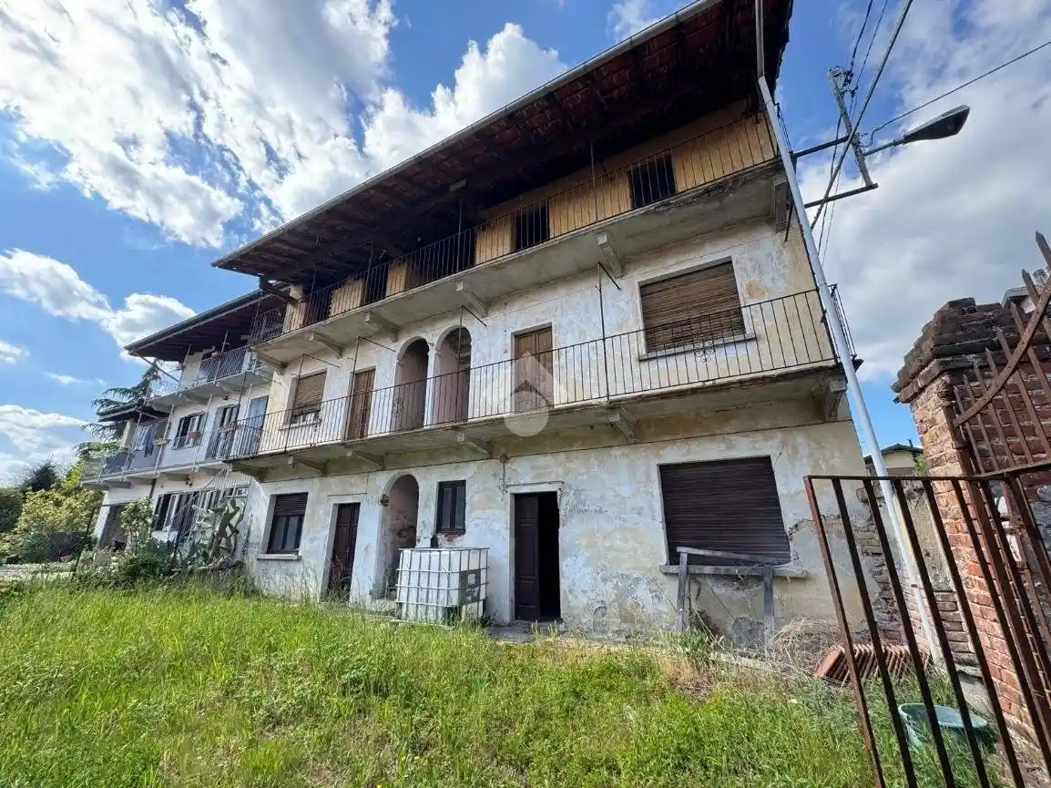 Rustico - Casale in vendita a Mezzomerico