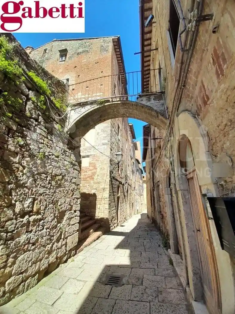 Palazzo - Edificio in vendita a Colle di Val d'Elsa