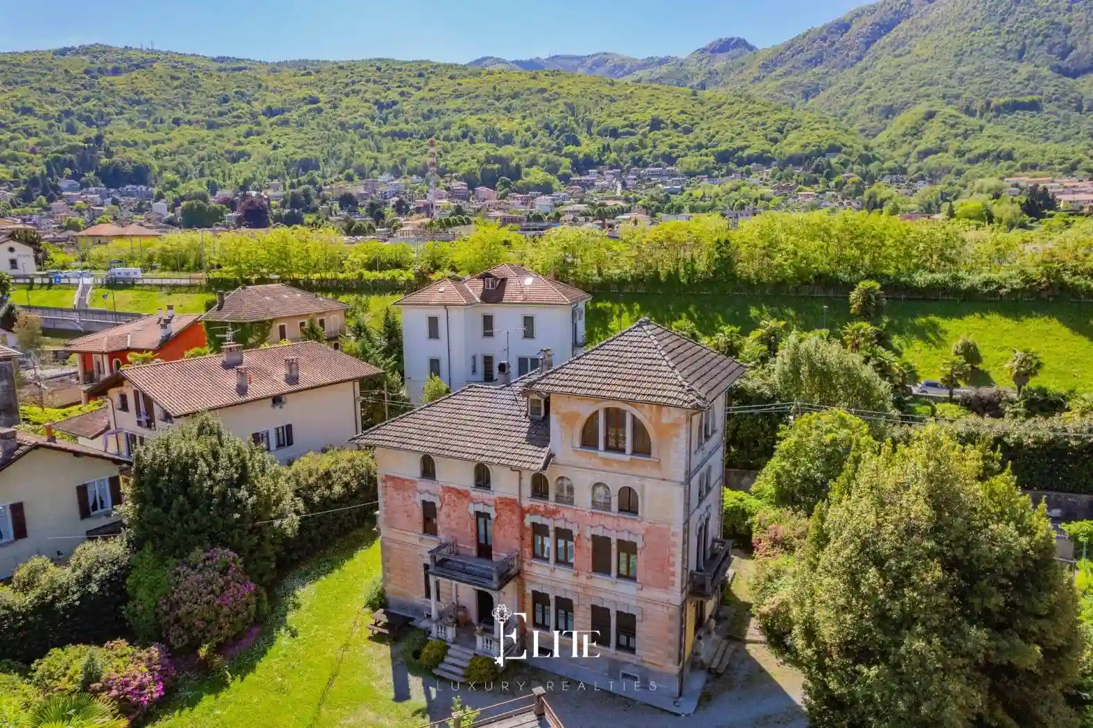 Villa - foto 2