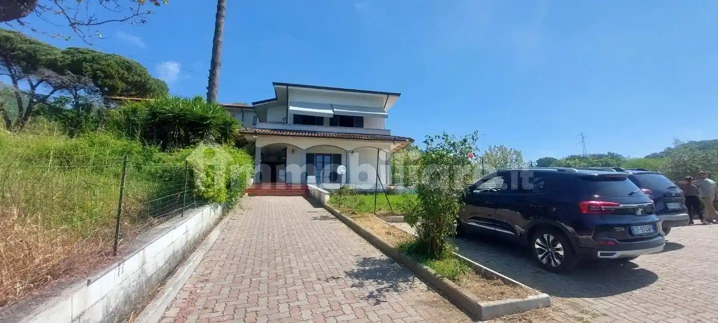 Casa indipendente in vendita a Carrara