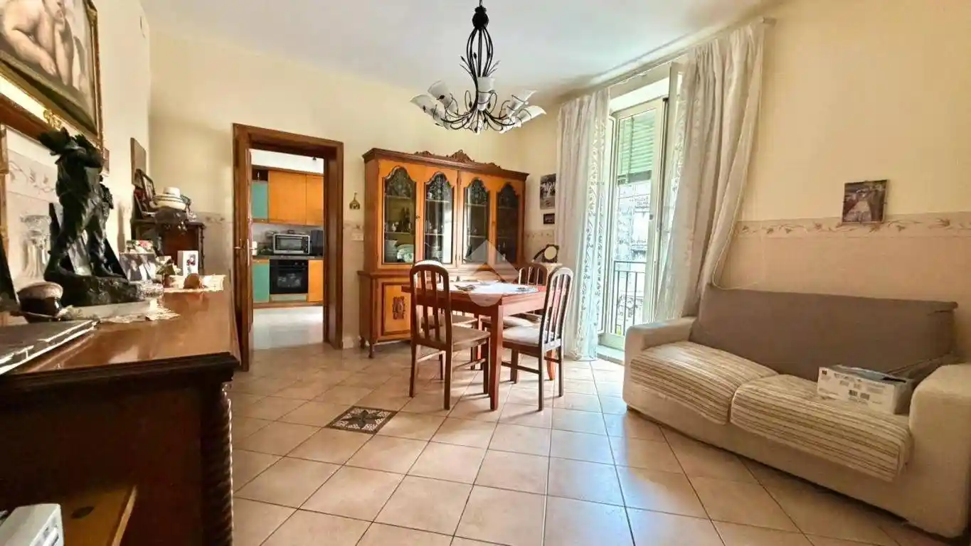 Appartamento in vendita a Napoli