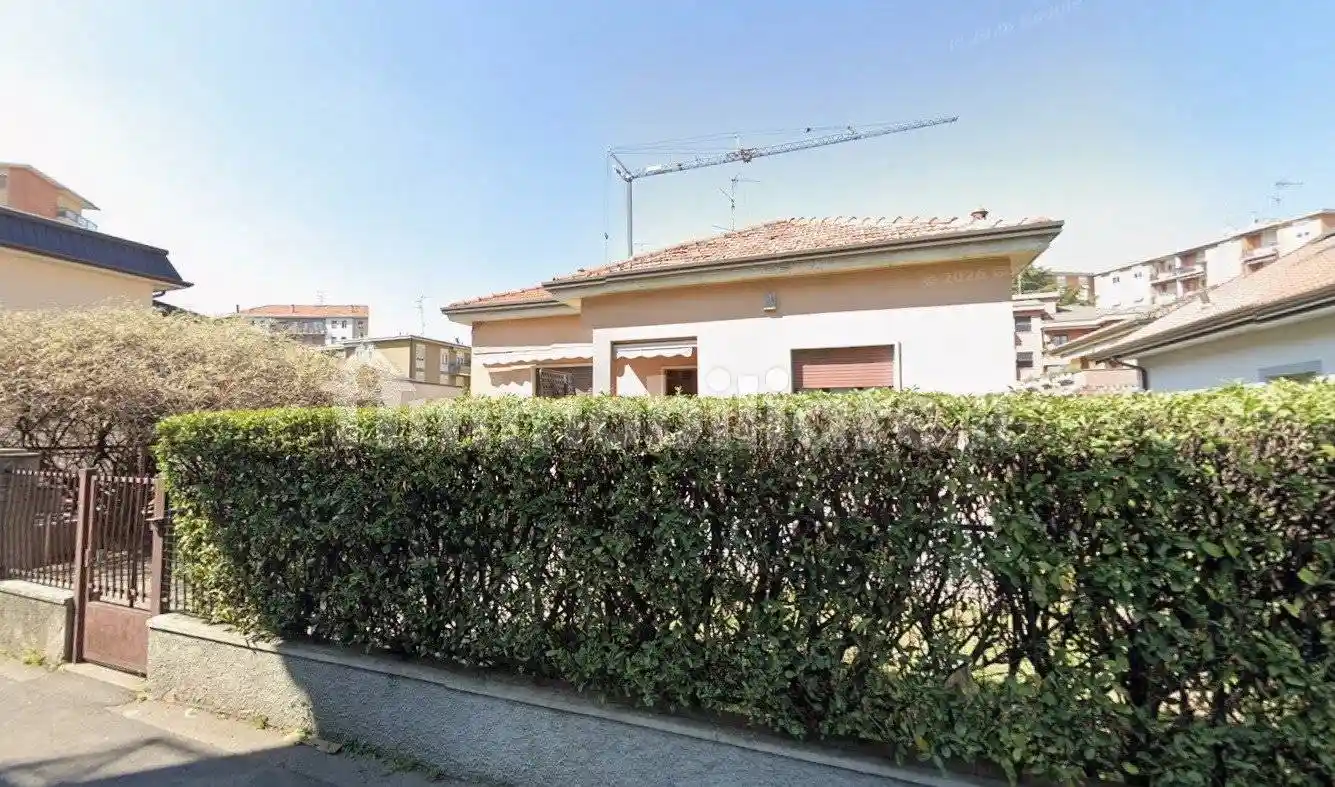 Villa in vendita a Vedano al Lambro