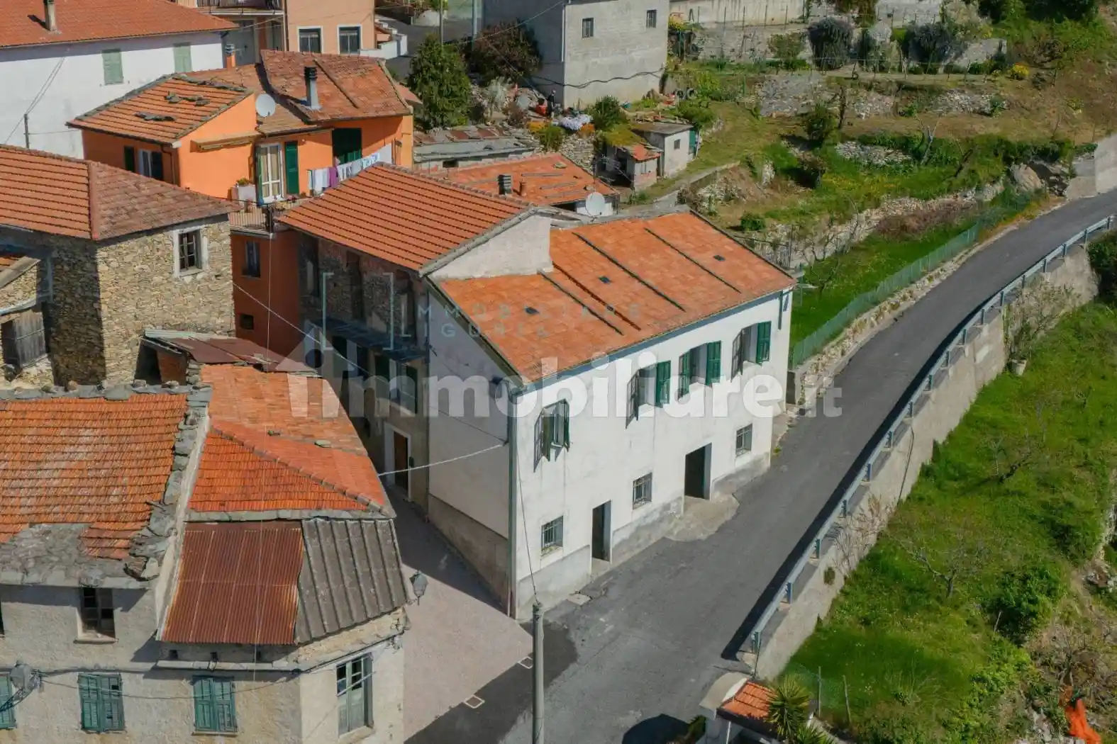 Casa indipendente in vendita a Aquila d'Arroscia