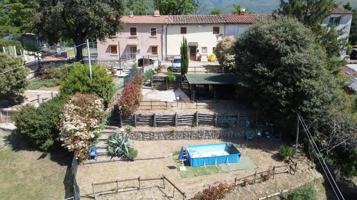 Casa indipendente in vendita a Pistoia
