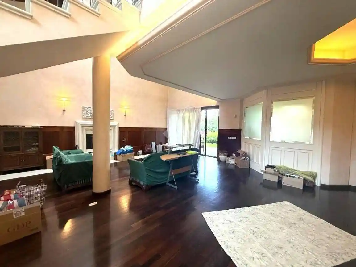 Villa in vendita a Trecate