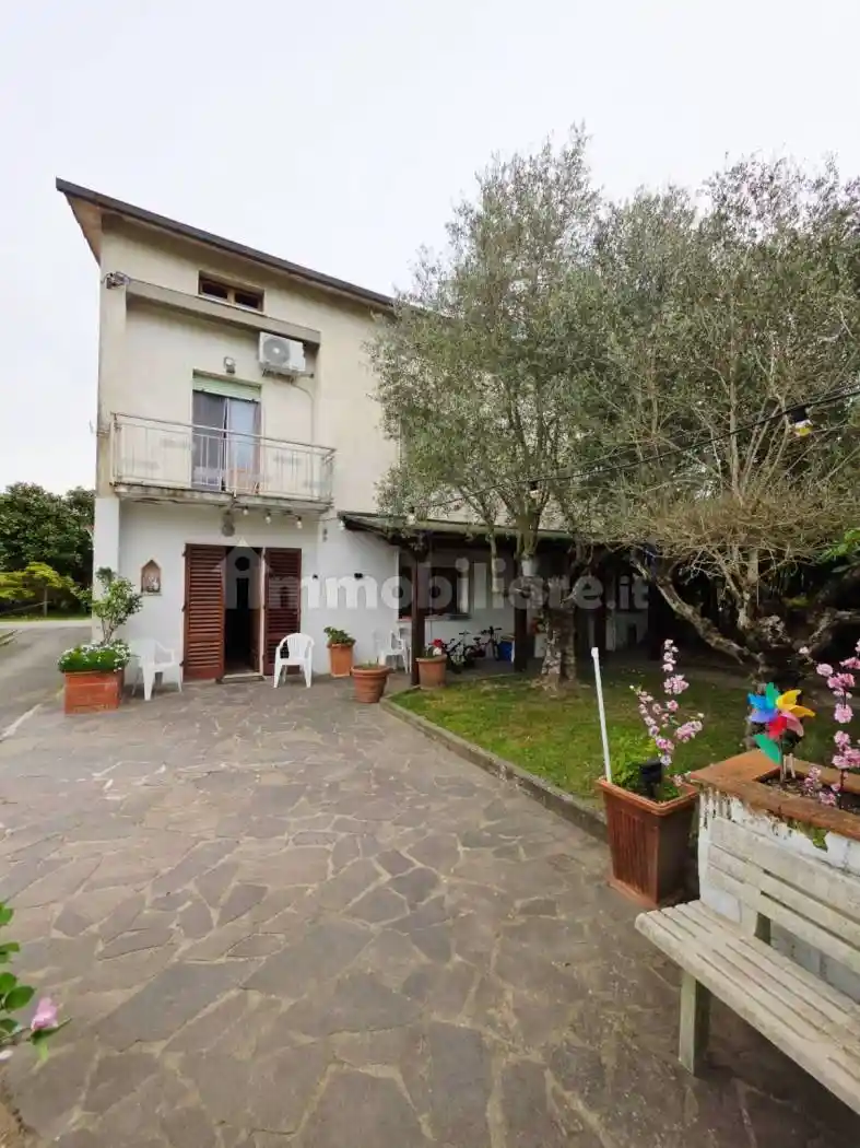 Villa in vendita a Pistoia