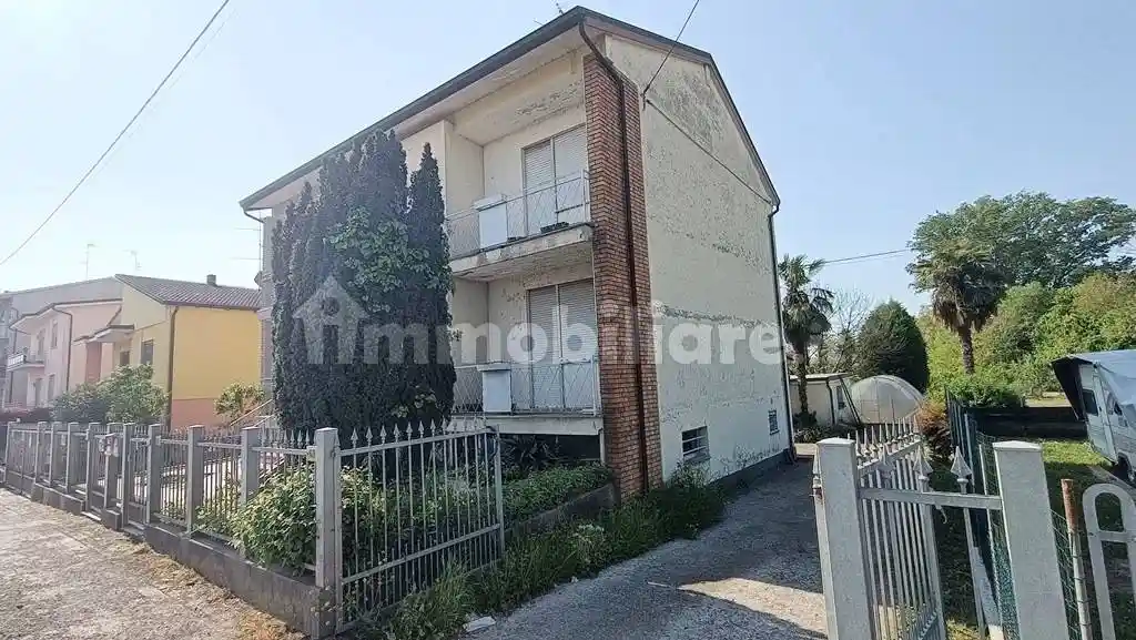 Villa in vendita a Reggiolo