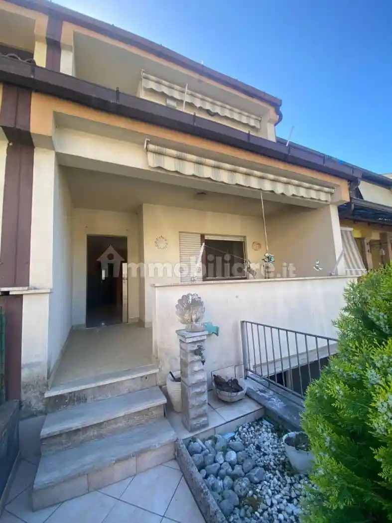 Villetta a schiera in vendita a Aquino