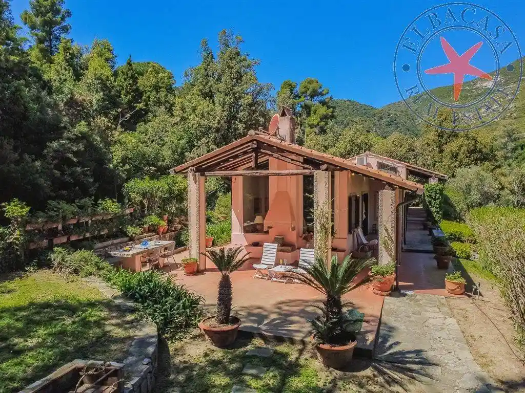 Villa in vendita a Campo nell'Elba