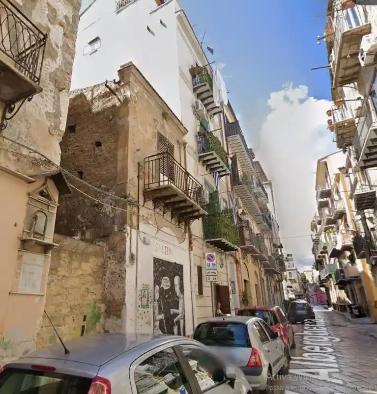 Palazzo - Edificio in vendita a Palermo