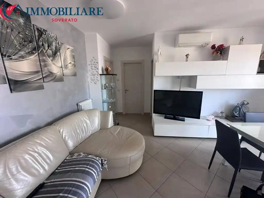 Appartamento in vendita a Davoli
