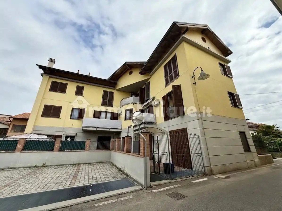 Appartamento in vendita a Fenegrò