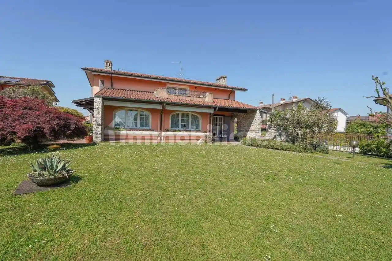Villa in vendita a Cologno al Serio