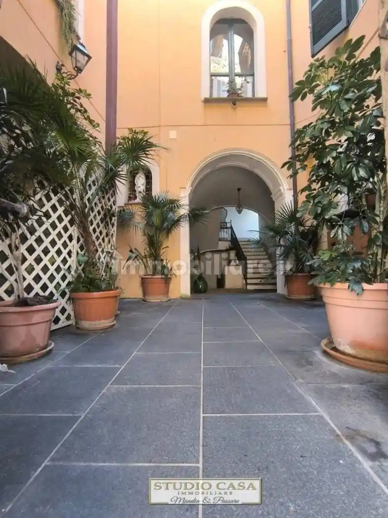 Palazzo - Edificio in vendita a Castellabate